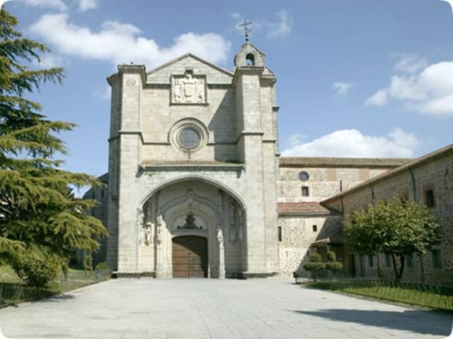 Real Monasterio de Santo Tomás - Fachada