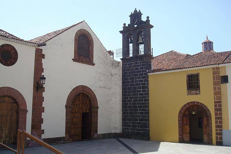 Iglesia de Santo Domingo de Guzmán - Fachada