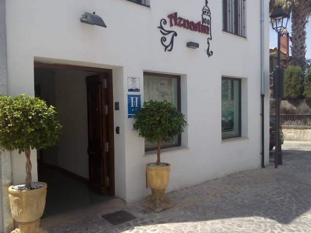 Hostal Aznaitin - Entrada