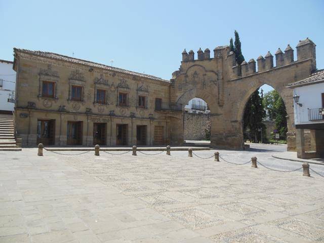 Oficina de Turismo de La Junta de Andalucía en Baeza - Fachada del edificio de la oficina