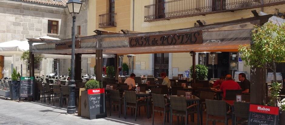 Casa Postas - Fachda del Restaurante y entrada principal.