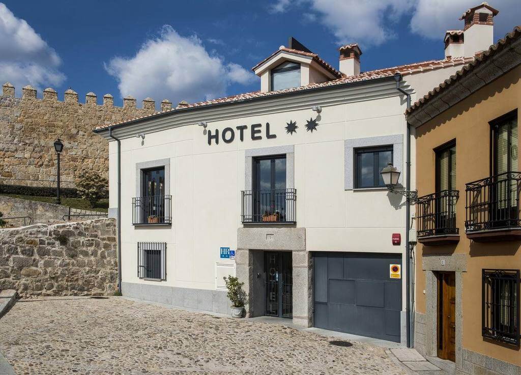 Hotel Puerta de La Santa - Fachada del establecimiento