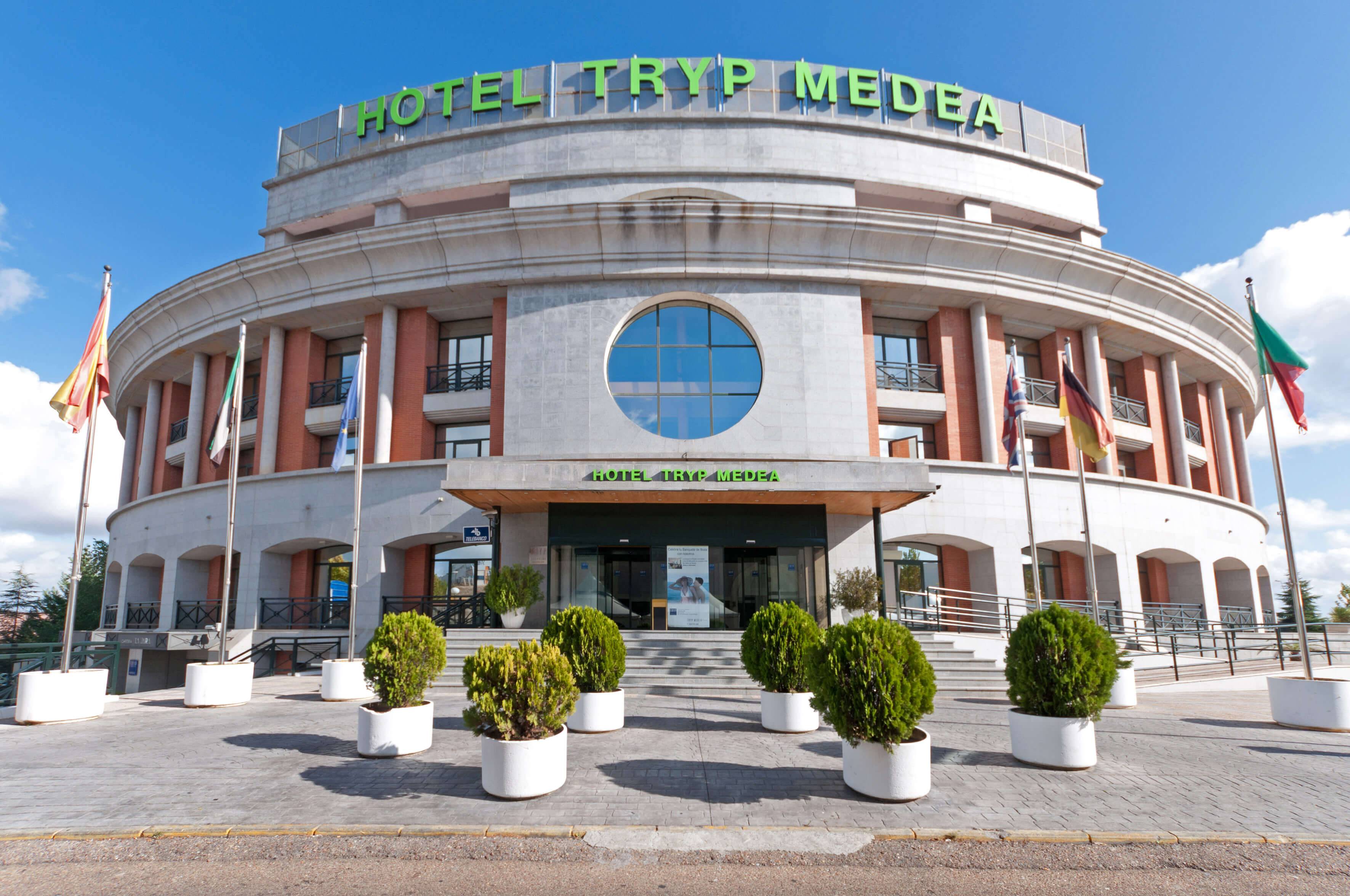 Tryp Medea Mérida Hotel - Fachada principal del edificio.