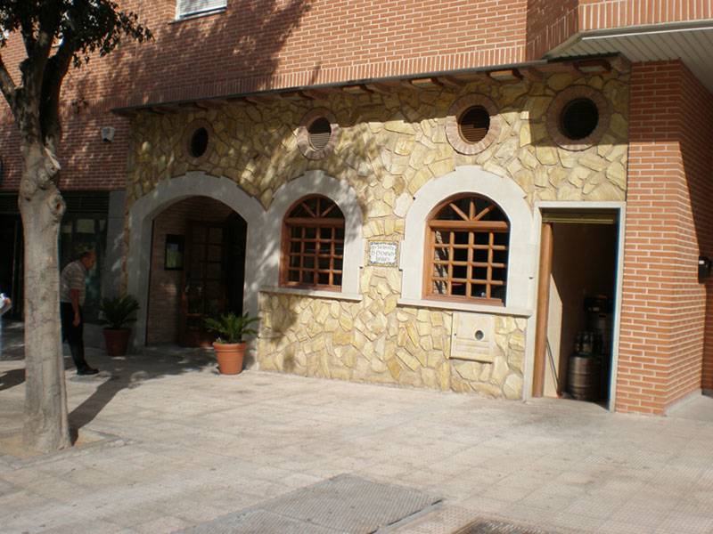 Restaurante El Cuchifrito Ibérico - Fachada y acceso al establecimiento