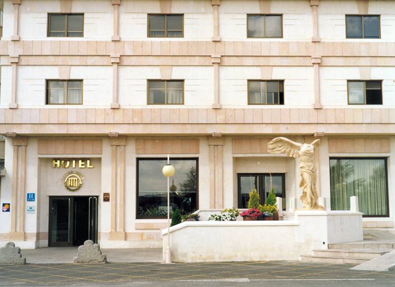 Hotel Cuatro Postes  (H***) - Fachada del Hotel