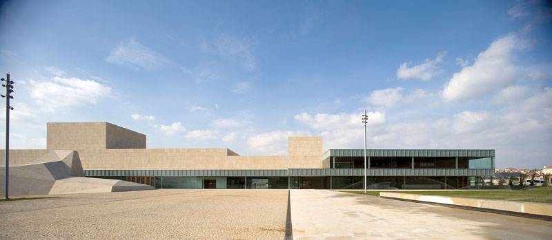 Centro de Exposiciones y Congresos Lienzo Norte - Edificio