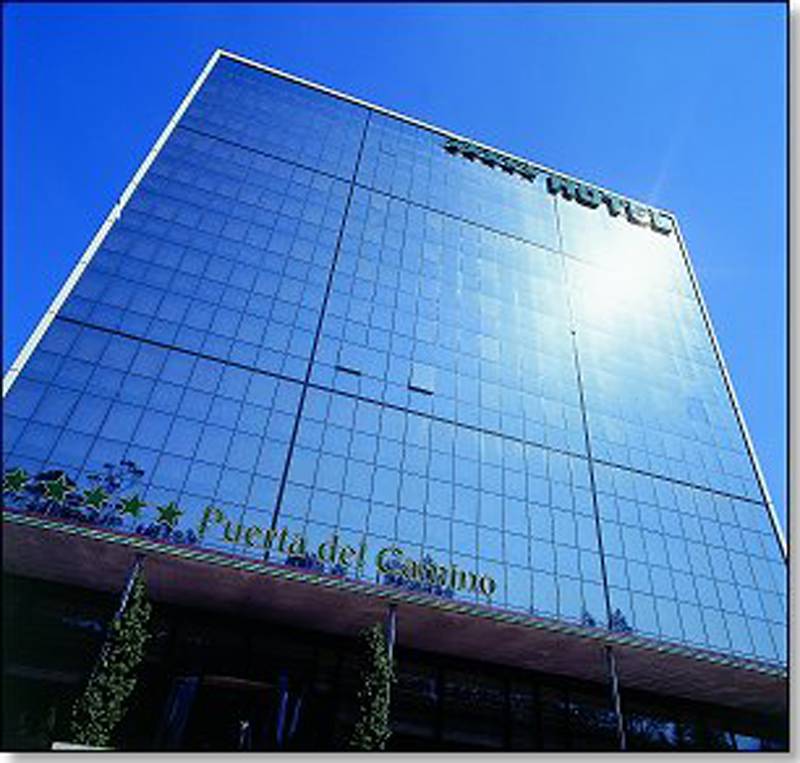 Hotel Puerta del Camino (H****) - Fachada principal