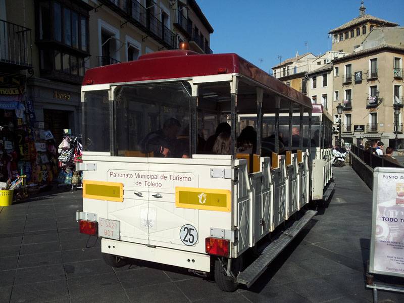 Vagón con rampa de acceso