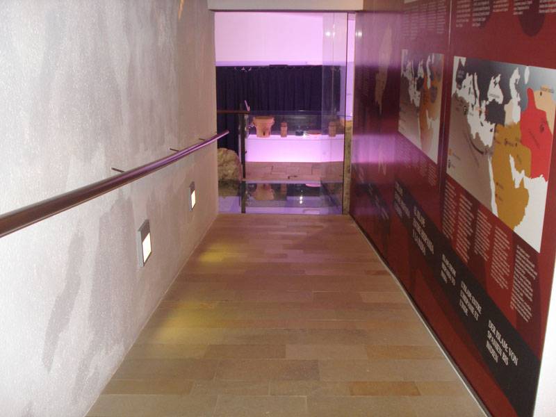 Otra rampa que existe para comunicar salas del Centro