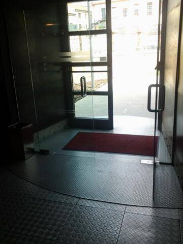Puertas de entrada al interior del museo.