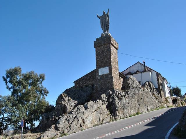 Rampa y vista exterior del Santuario
