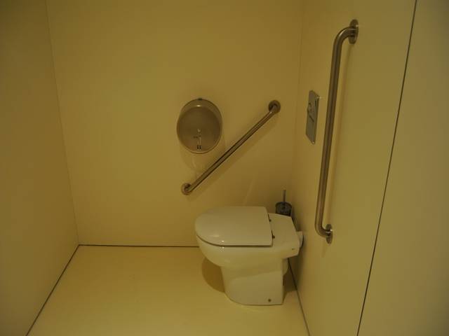Cabina de aseo adaptado