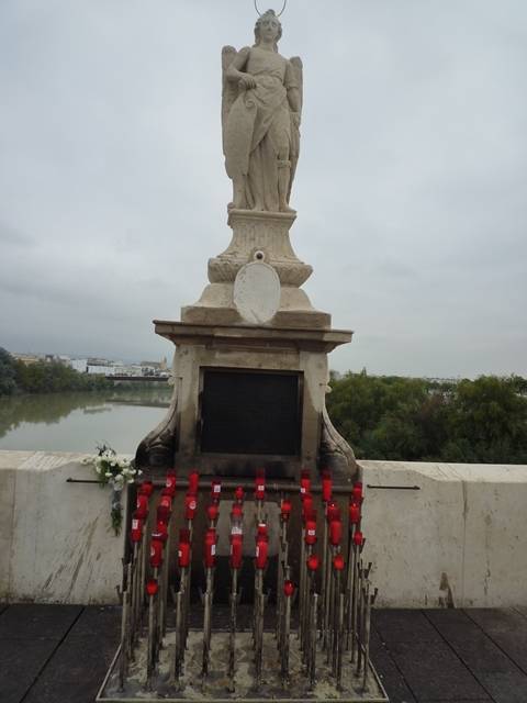 Escultura de San Rafael