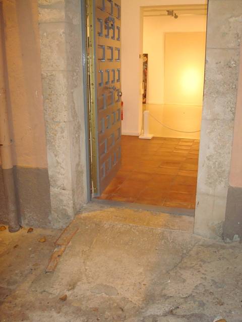 Acceso al interior
