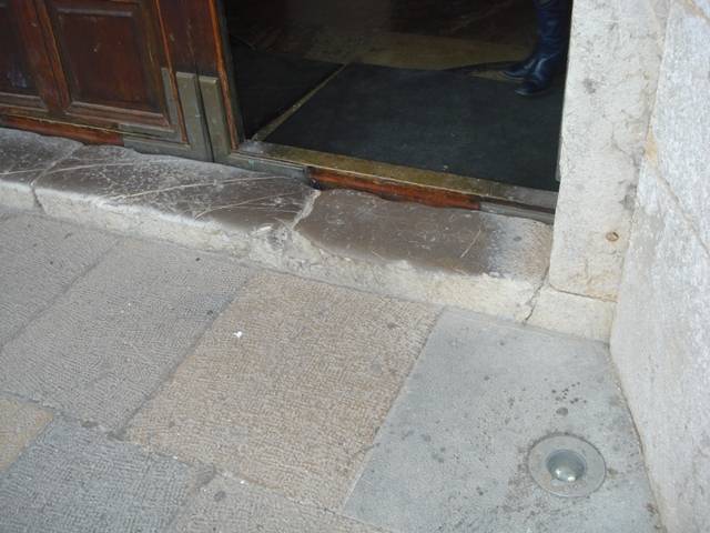 Acceso al interior