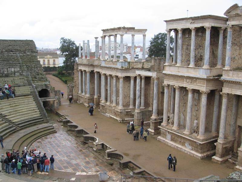 Anfiteatro y Teatro de Mérida - Fachada 