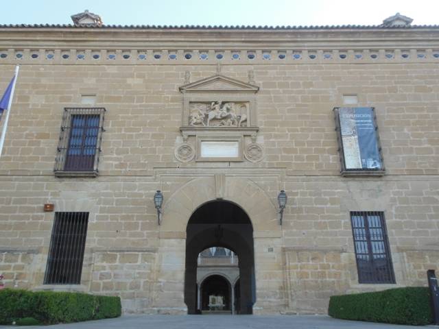 Hospital de Santiago - Puerta principal