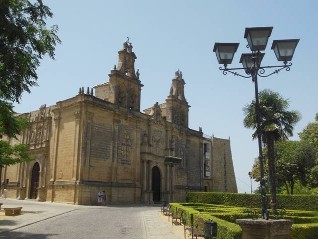 Basílica Menor  de Santa María de Los Reales Alcázares - Fachada principal de la Basílica