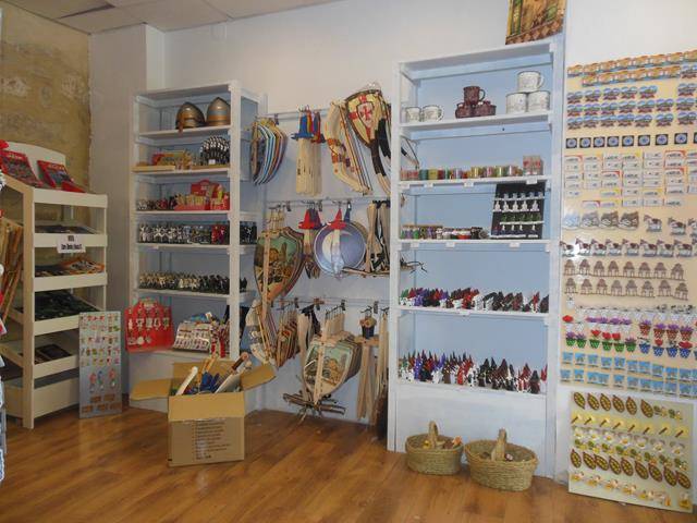 Estanterías con productos