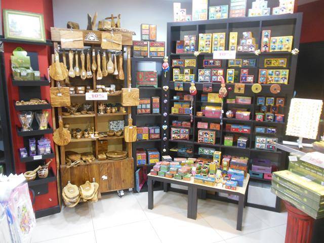 Estanterias con productos