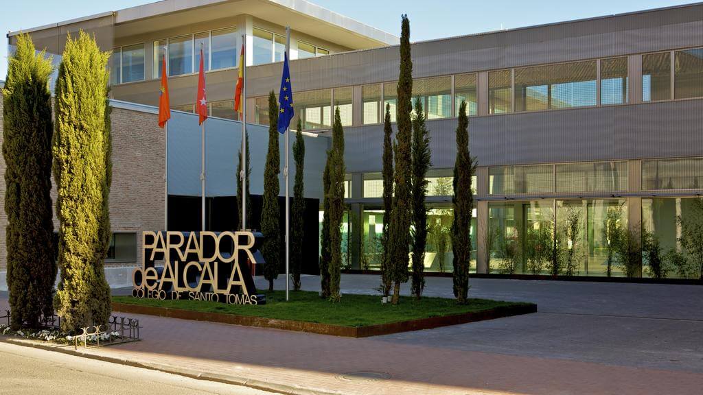 Parador de Alcalá de Henares - Fachada principal