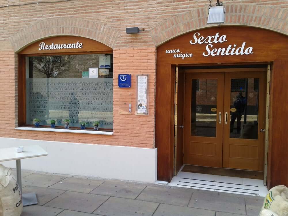 Sexto Sentido - Fachada principal