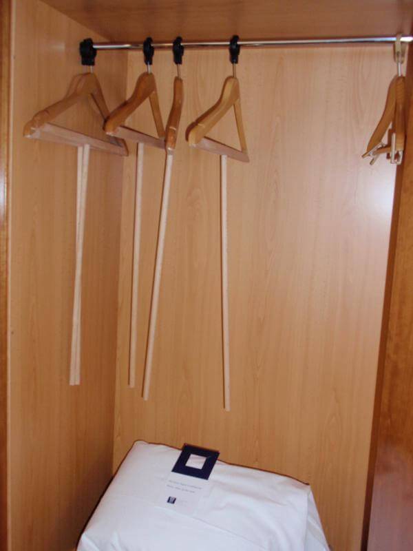 Armario de la habitaci&oacute;n adaptada