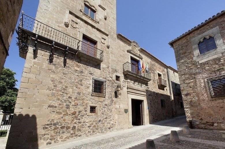 Parador de C&aacute;ceres - Fachada del establecimiento