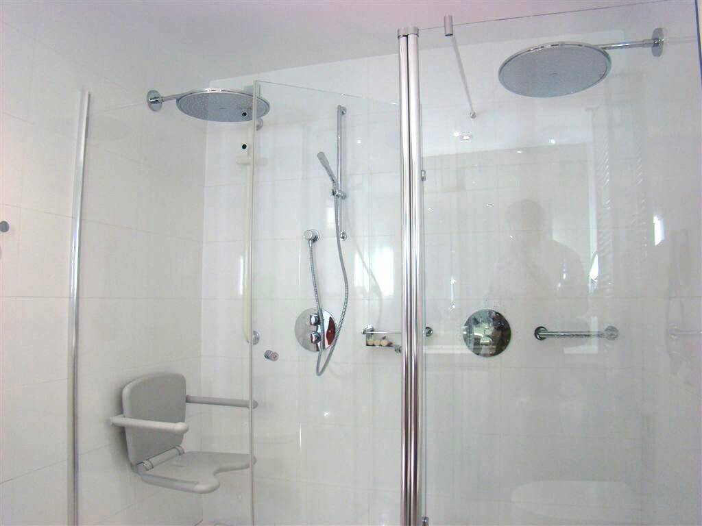 Ba&ntilde;era habitaci&oacute;n adaptada