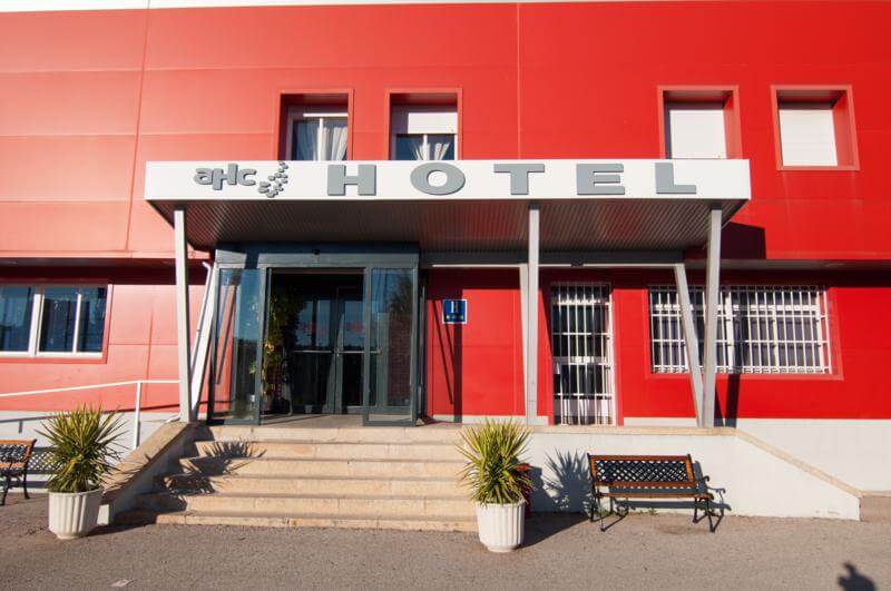 Ahc Hoteles - Fachada principal del edificio.