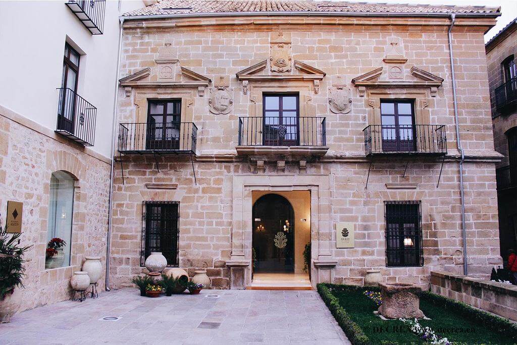 Palacio de Úbeda - Fachada principal del edificio.