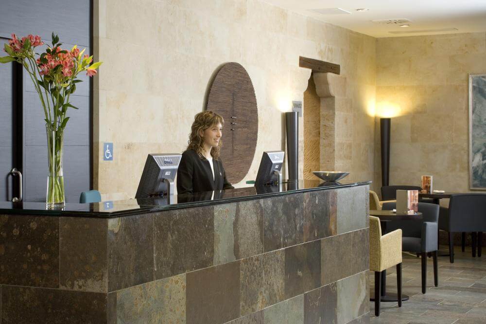 Recepción y hall de entrada