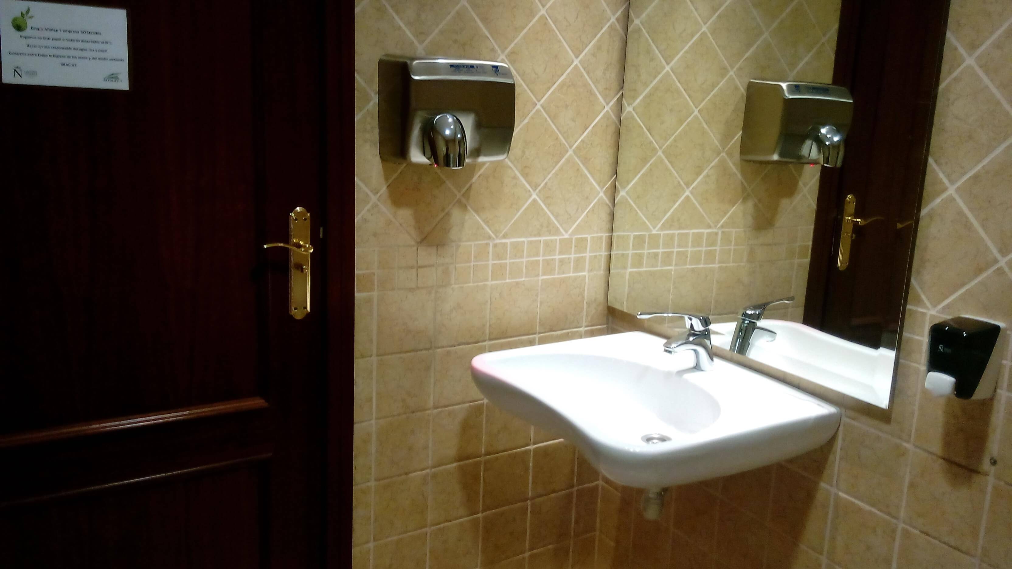 Lavabo aseo adaptado