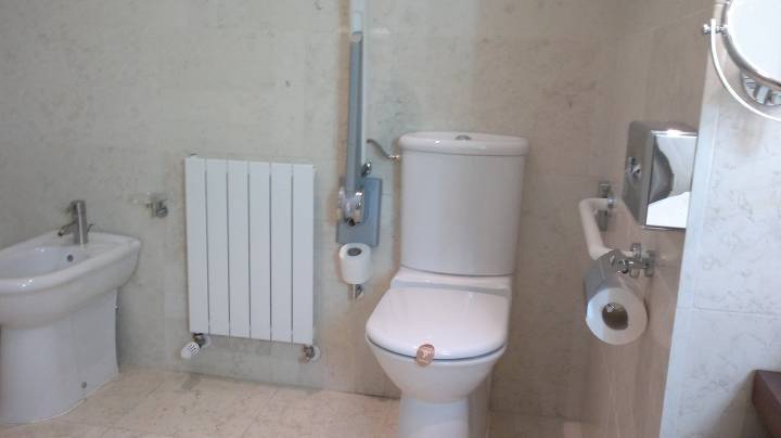 Aseo habitación adaptada