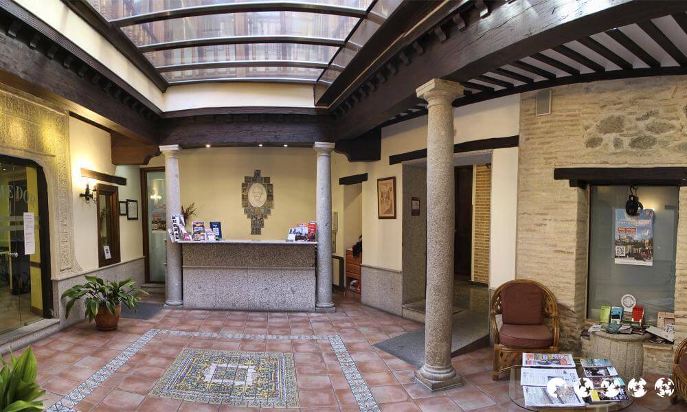 Recepción y hall de entrada