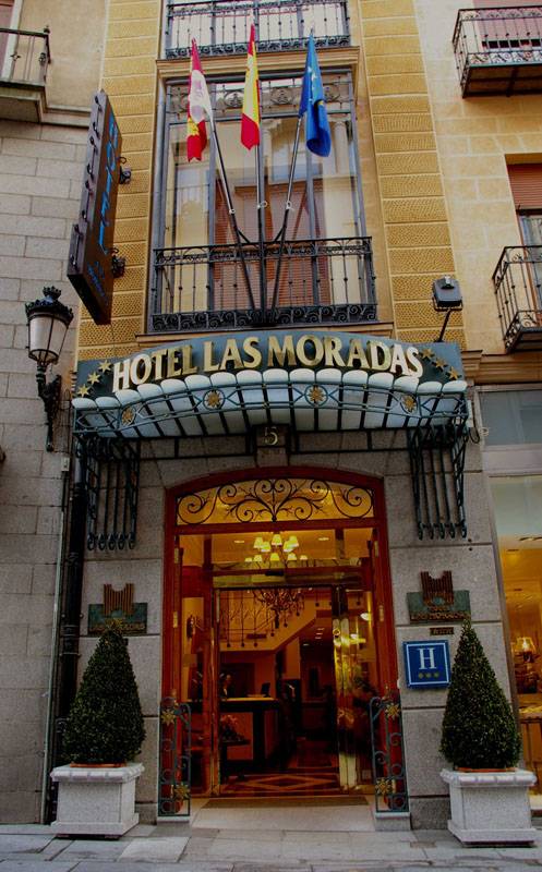 Fachada principal del hotel