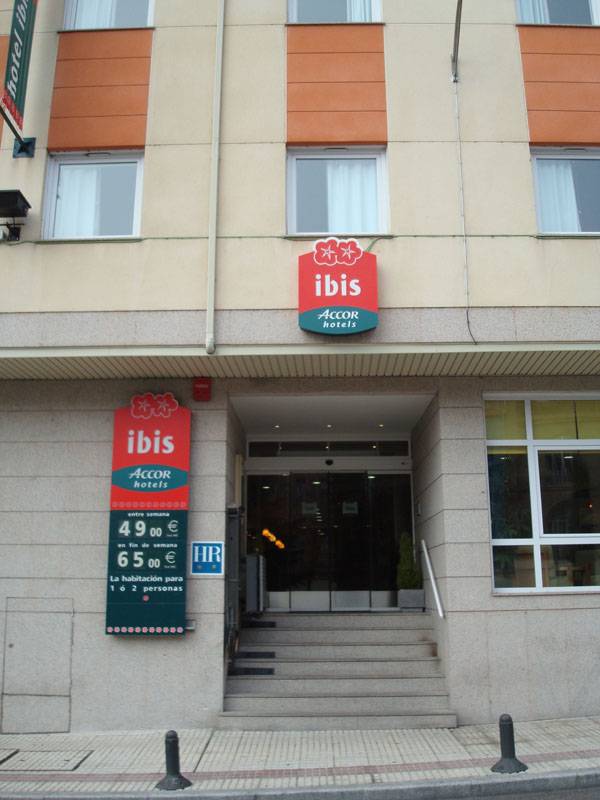 Hotel Residencia Ibis Salamanca Centro (HR**) - Puerta principal de hotel