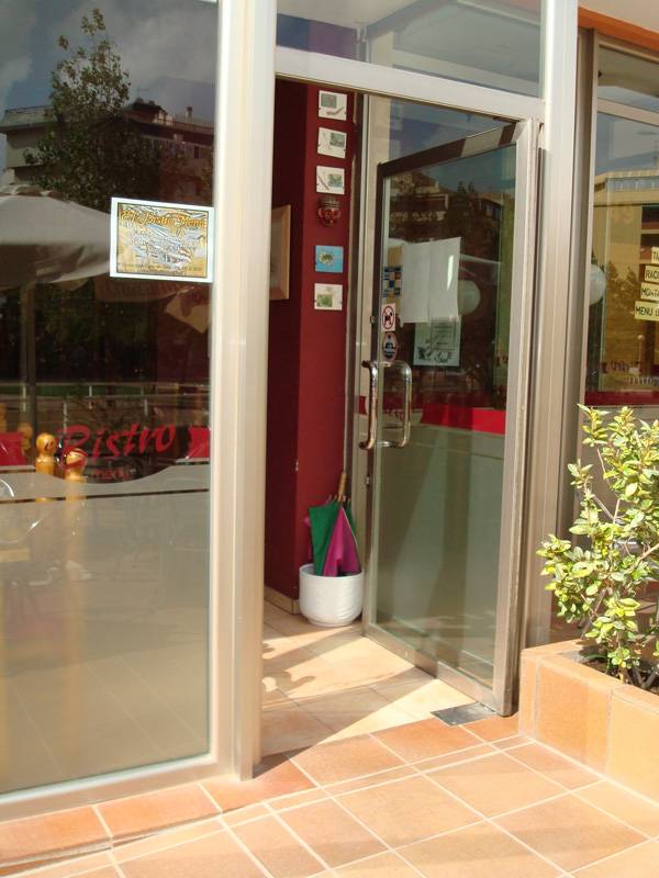 Acceso al establecimiento